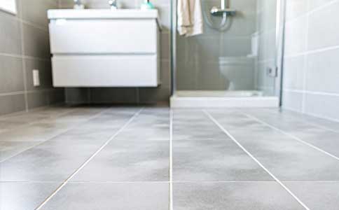 瓷砖缝隙发黑、发霉擦不掉？江维安教你3招，让卫生间“旧貌换新颜”！